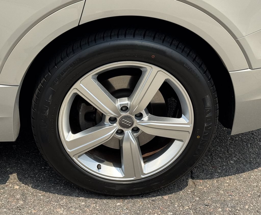Used 2019 Audi e-tron Premium Plus AWD/4WD image 13