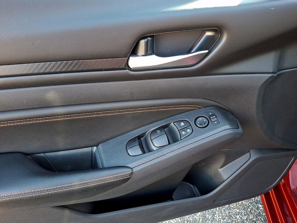 Used 2021 Nissan Altima 2.5 SR w/ SR Premium Package image 13