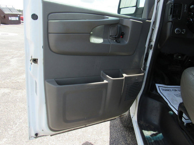 Used 2015 Chevrolet Express 2500 RWD image 27