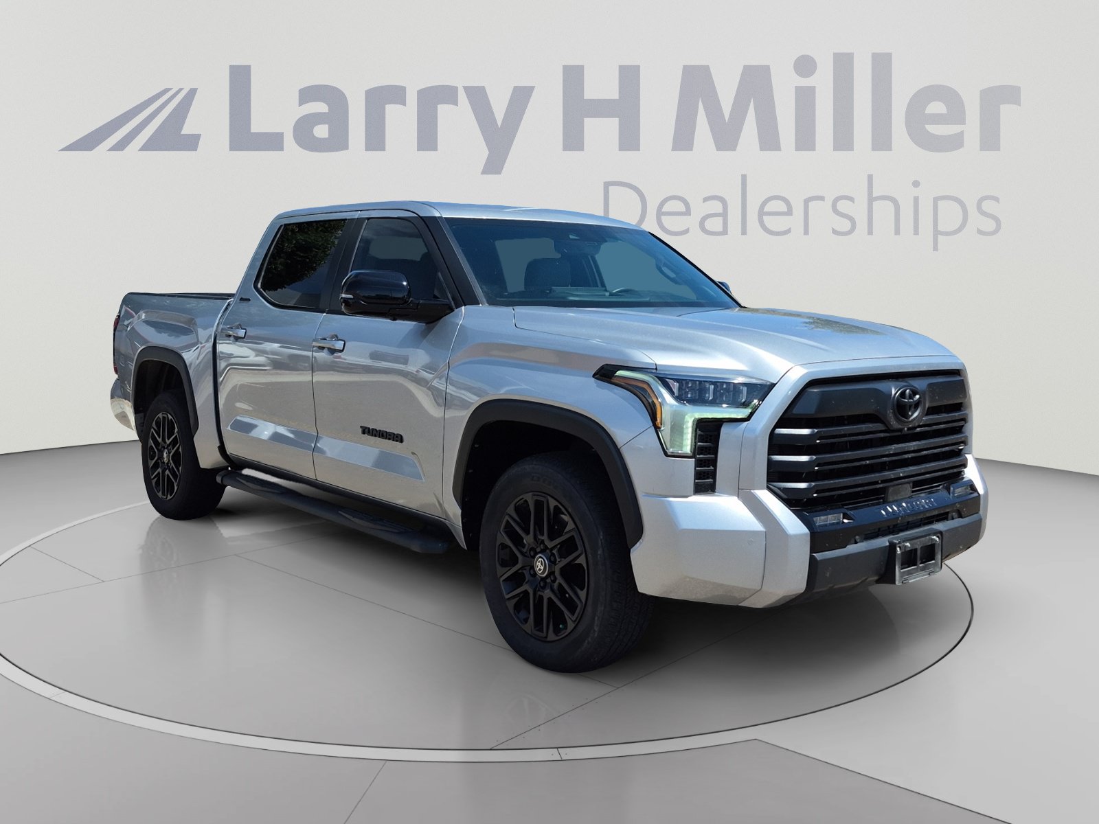 Used 2025 Toyota Tundra Limited AWD/4WD image 7