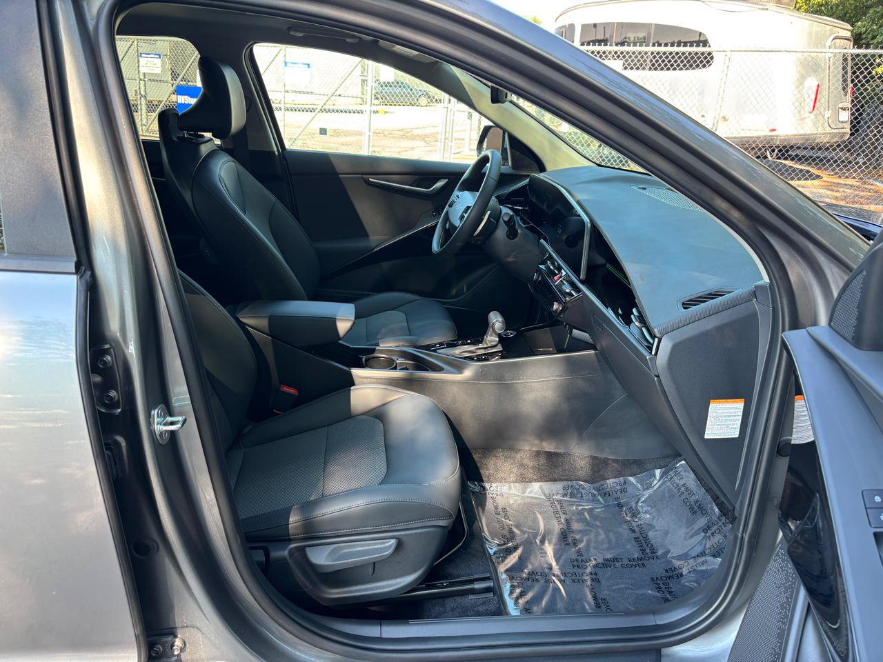 Used 2024 Kia Niro EX Touring FWD image 23
