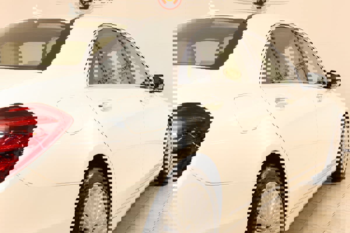 Used 2020 Mercedes-Benz S 560 4MATIC Sedan image 45