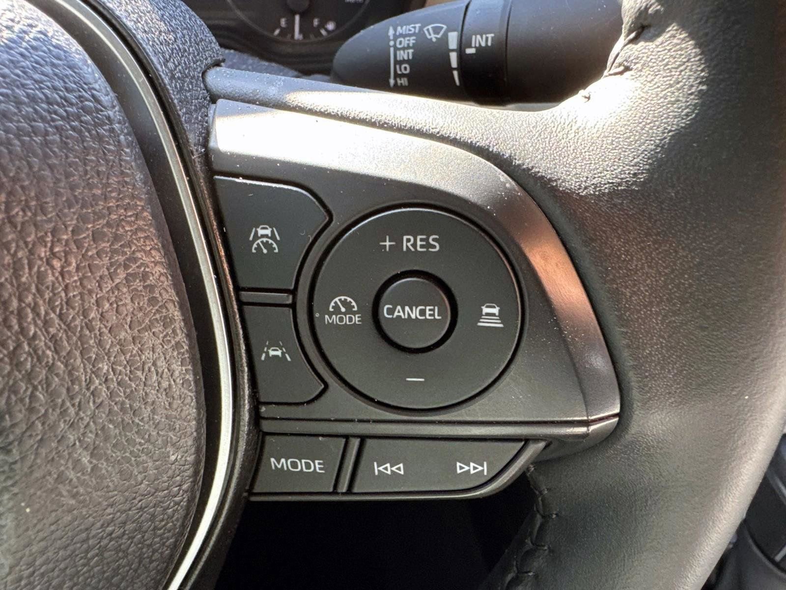 Used 2025 Toyota Corolla SE image 22