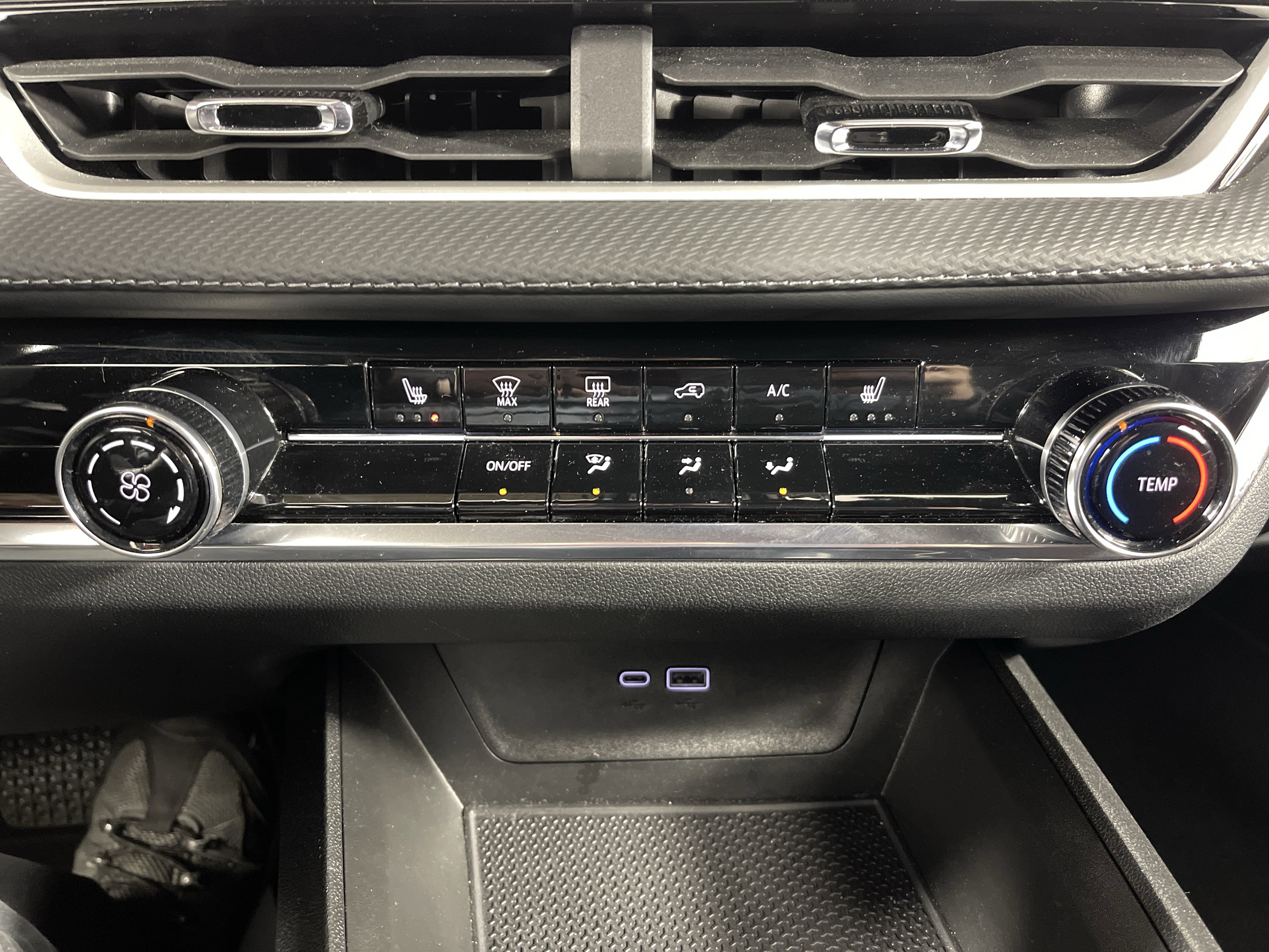 Used 2025 Chevrolet Equinox LT image 24