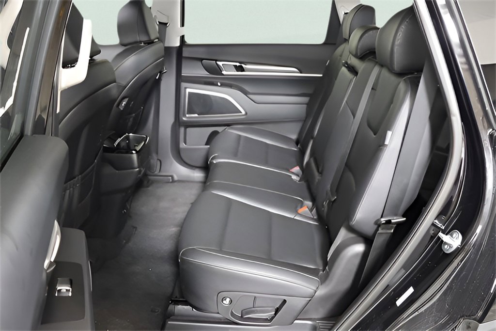 Used 2024 Kia Telluride LX image 10