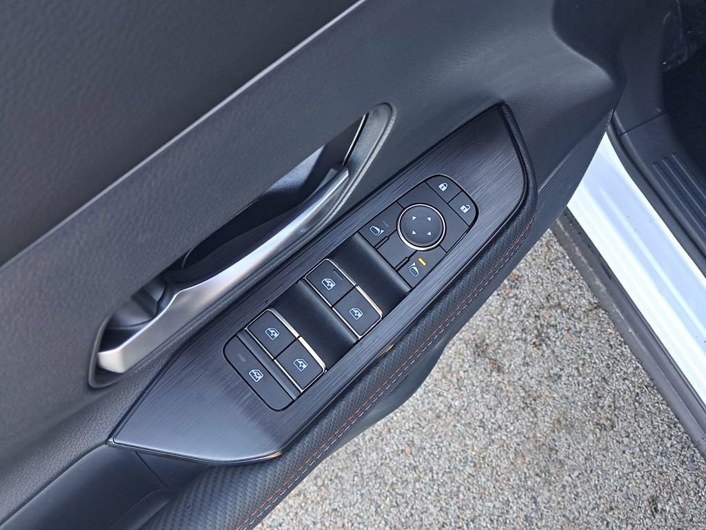 New 2026 Nissan Kicks SR w/ Cold Weather Package image 12