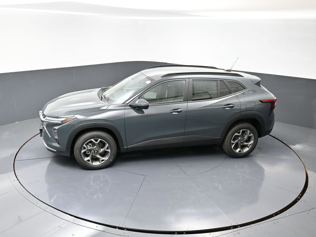 New 2025 Chevrolet Trax LT w/ Driver Confidence Package image 37