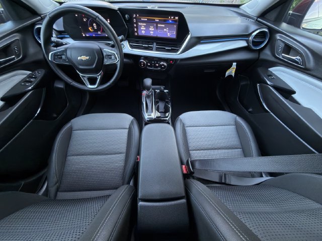 Certified 2024 Chevrolet Trax LT w/ Driver Confidence Package FWD image 12