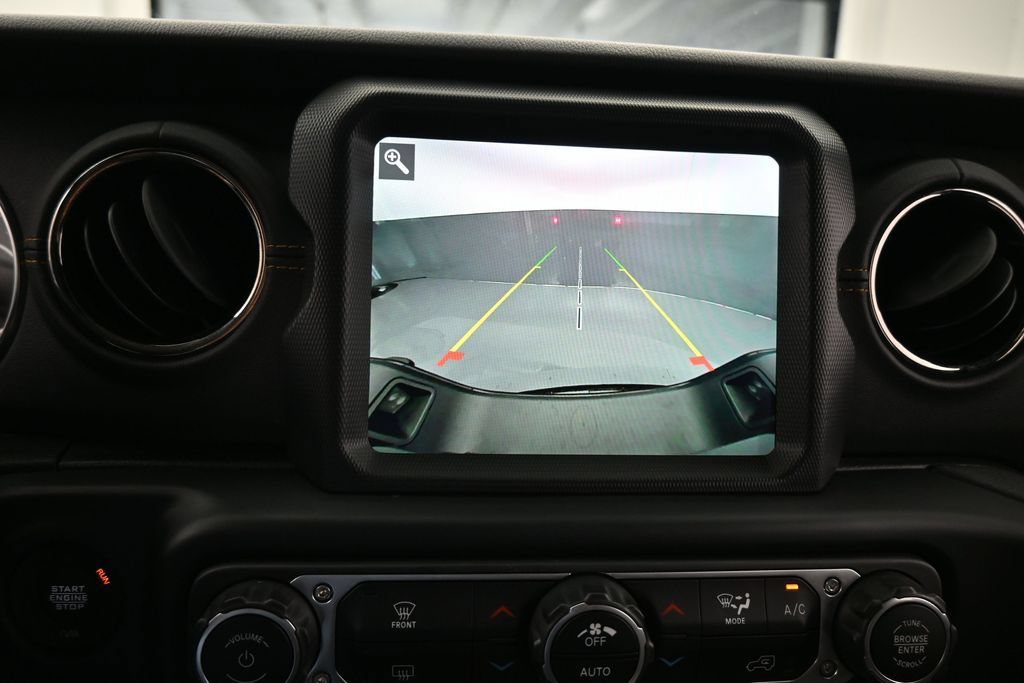 Used 2023 Jeep Gladiator Overland AWD/4WD image 19