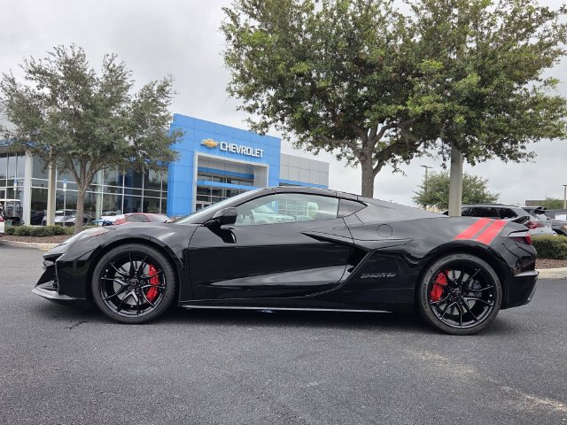 New 2027 Chevrolet Corvette Grand Sport w/ Z52 Sport Performance Package RWD image 3