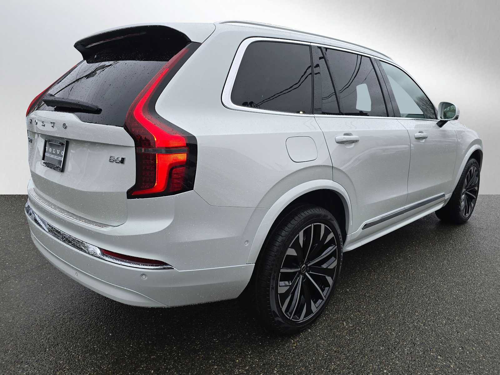 New 2026 Volvo XC90 B6 Plus w/ Protection Package Premier AWD/4WD image 3
