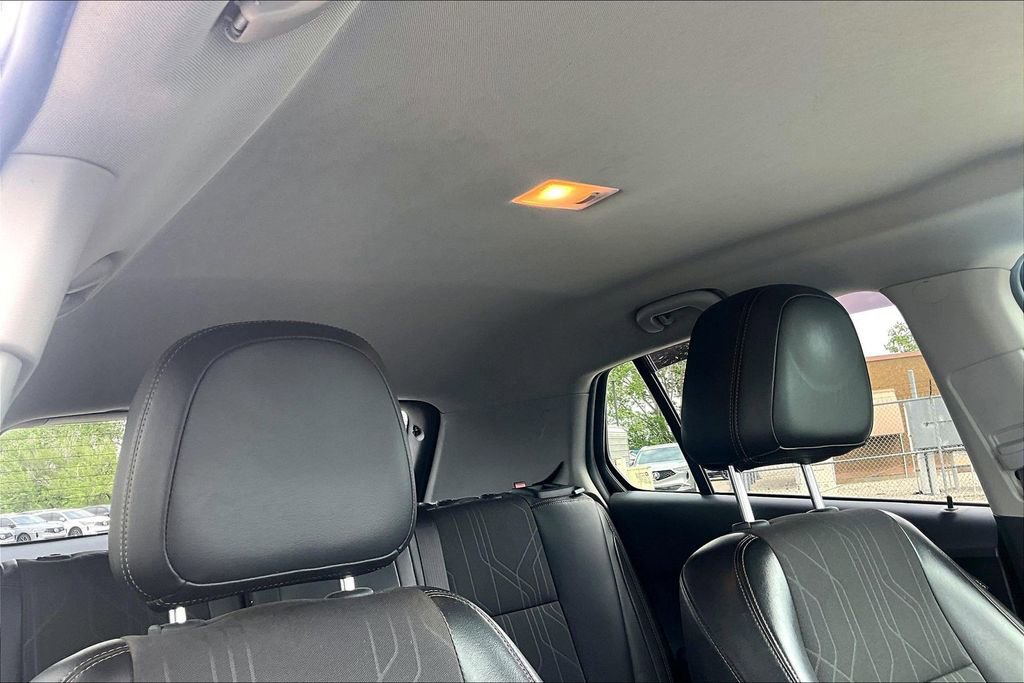 Used 2020 Chevrolet Trax LT w/ LT Convenience Package FWD image 21