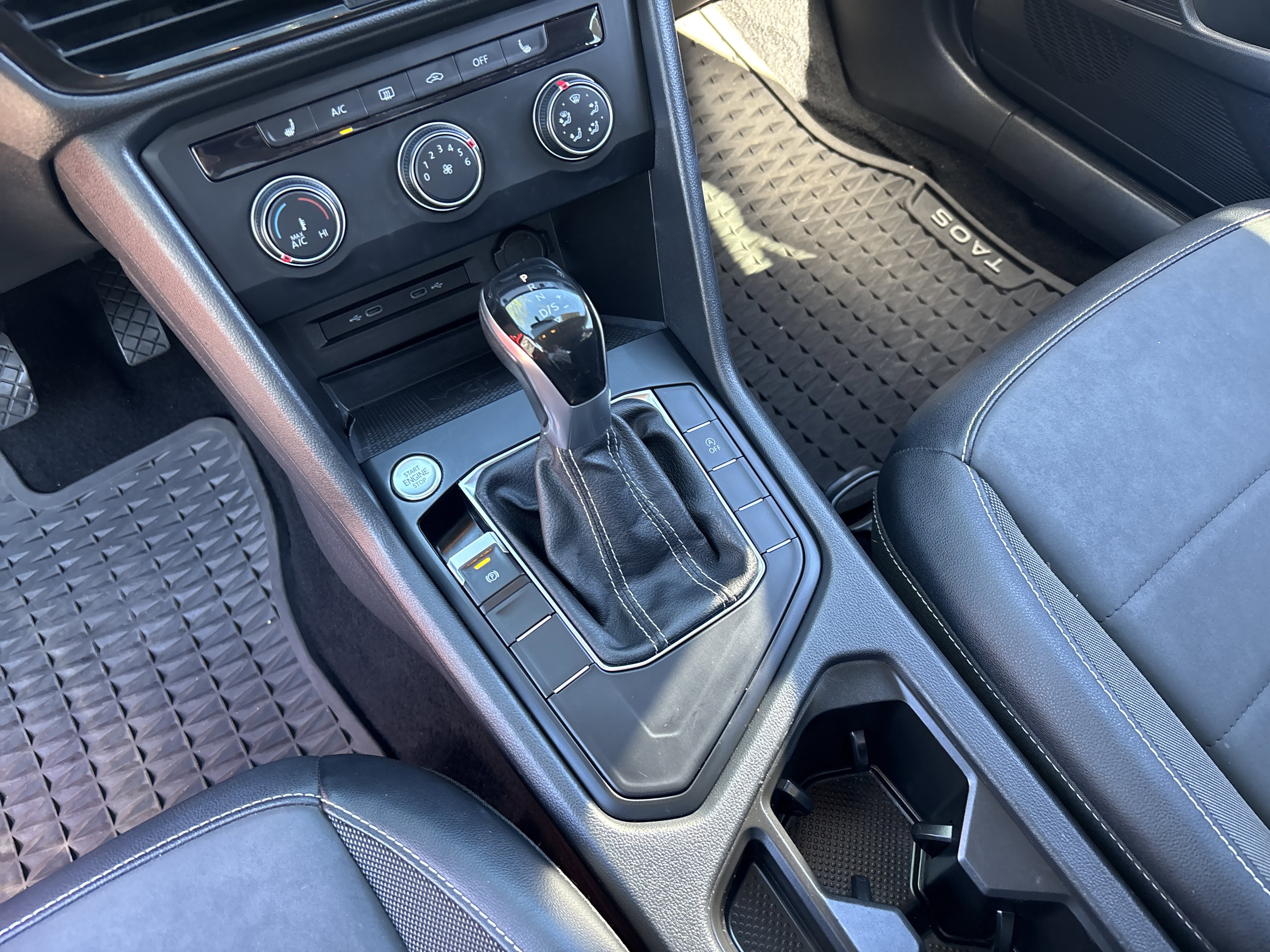 Used 2022 Volkswagen Taos SE FWD image 24