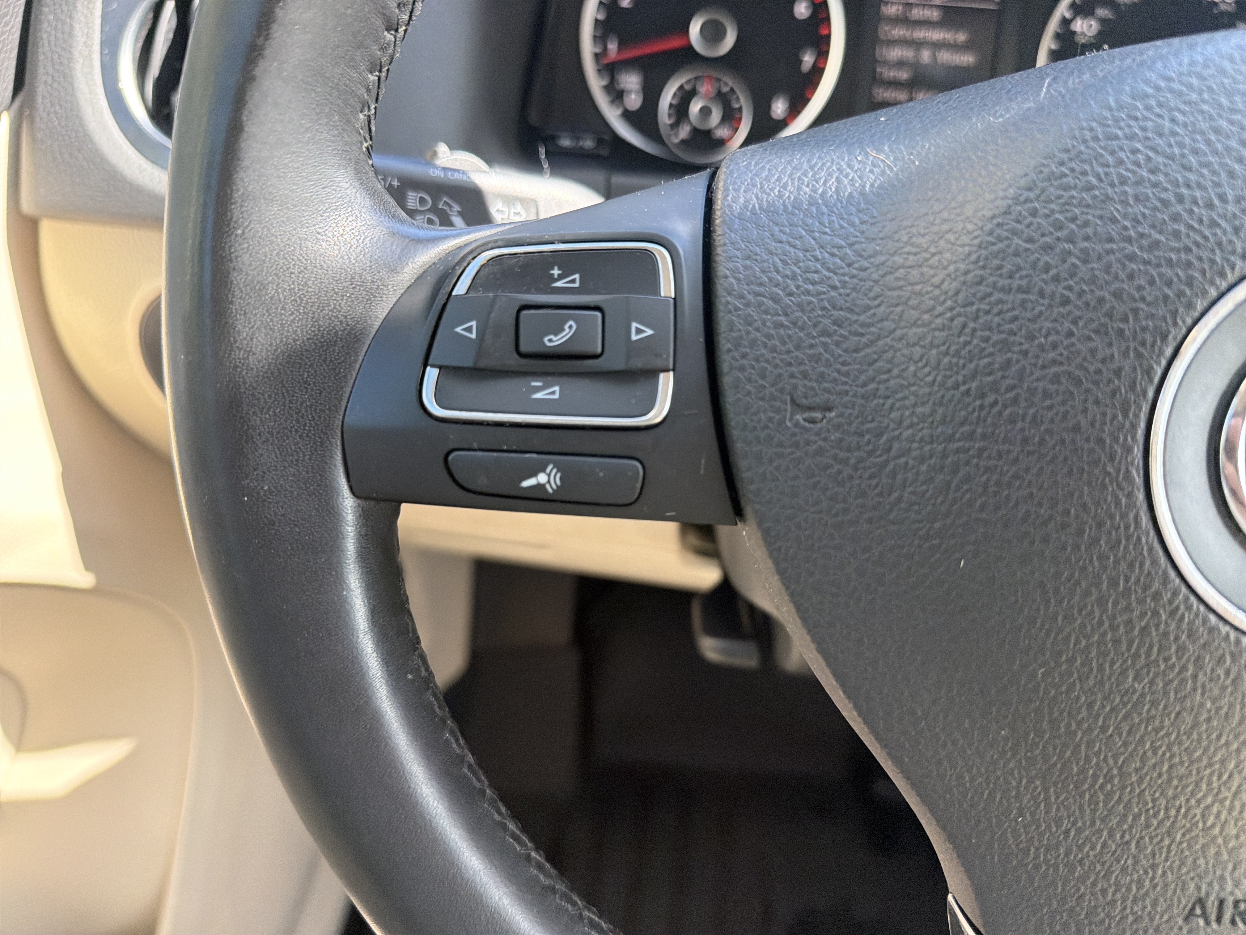 Used 2017 Volkswagen Tiguan S AWD/4WD image 19