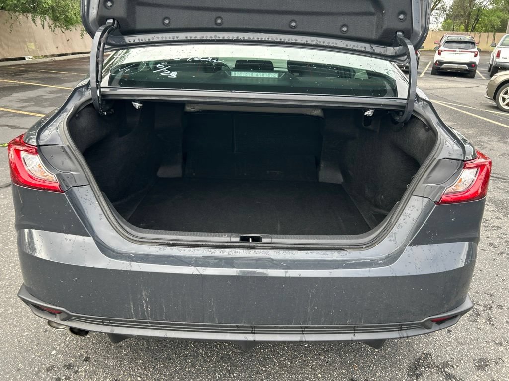 Used 2025 Toyota Camry SE FWD image 10
