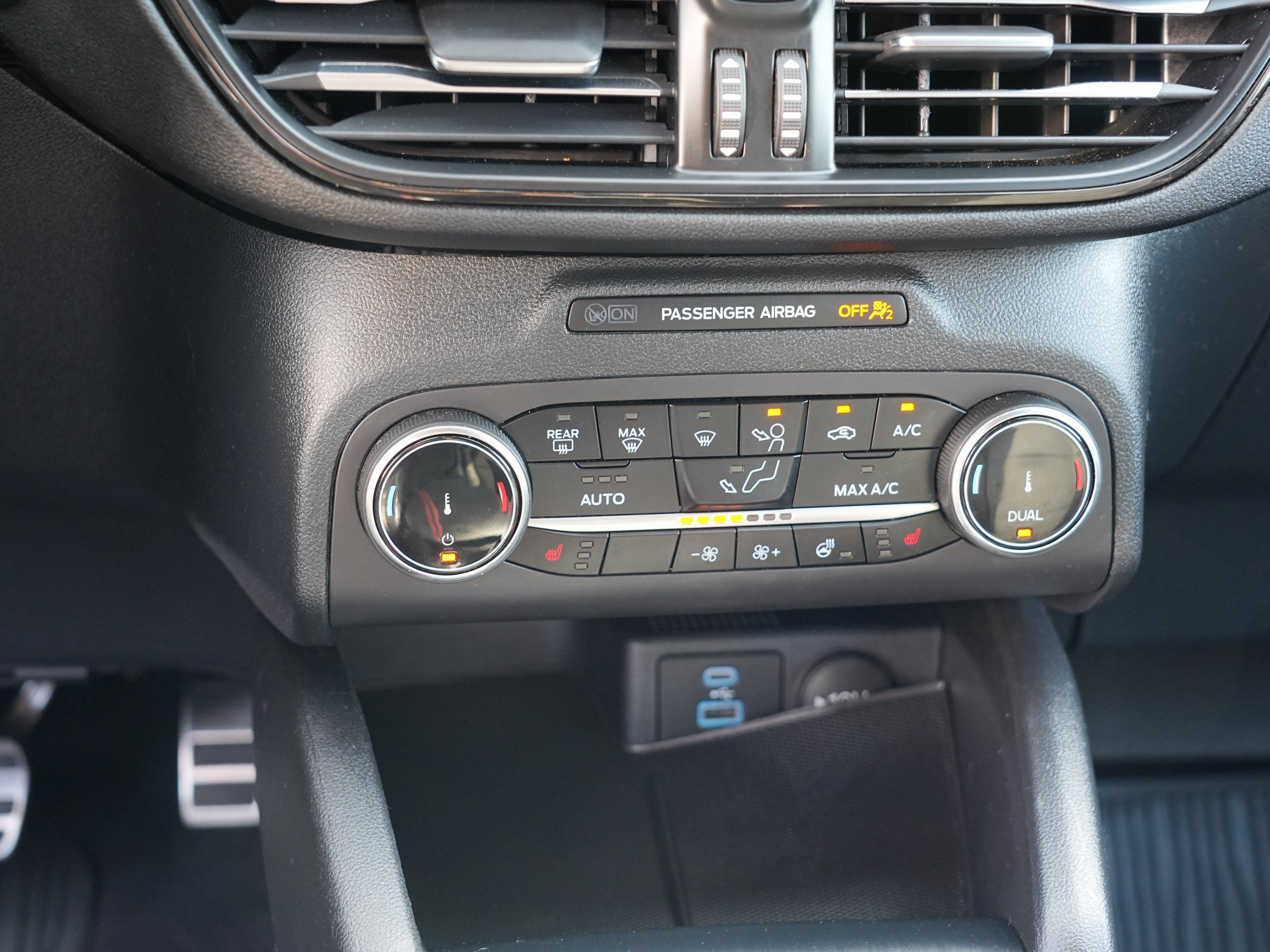 Used 2023 Ford Escape ST-Line Select AWD/4WD image 26