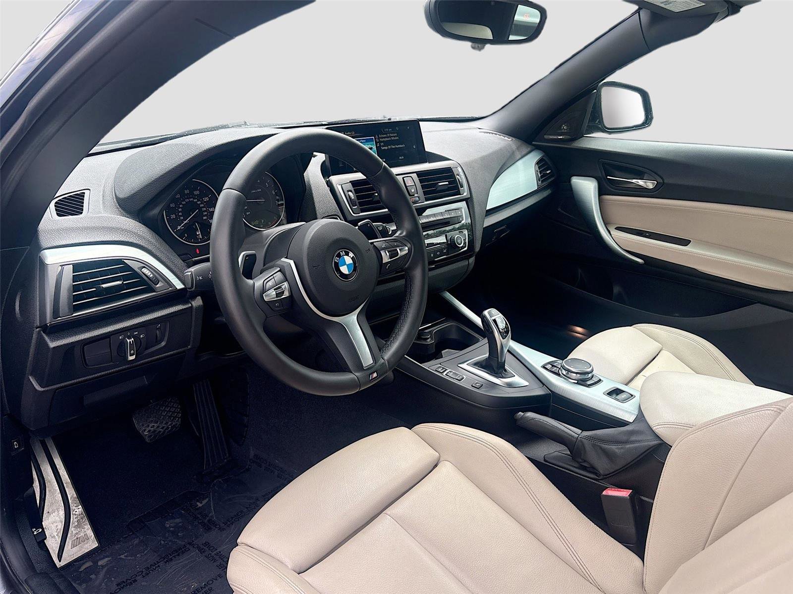 Used 2015 BMW M235i Convertible image 10