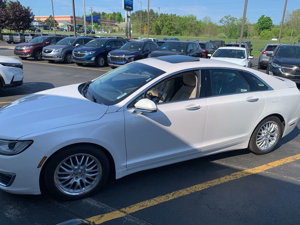 Used 2017 Lincoln MKZ Select w/ Select Plus Package AWD/4WD image 1
