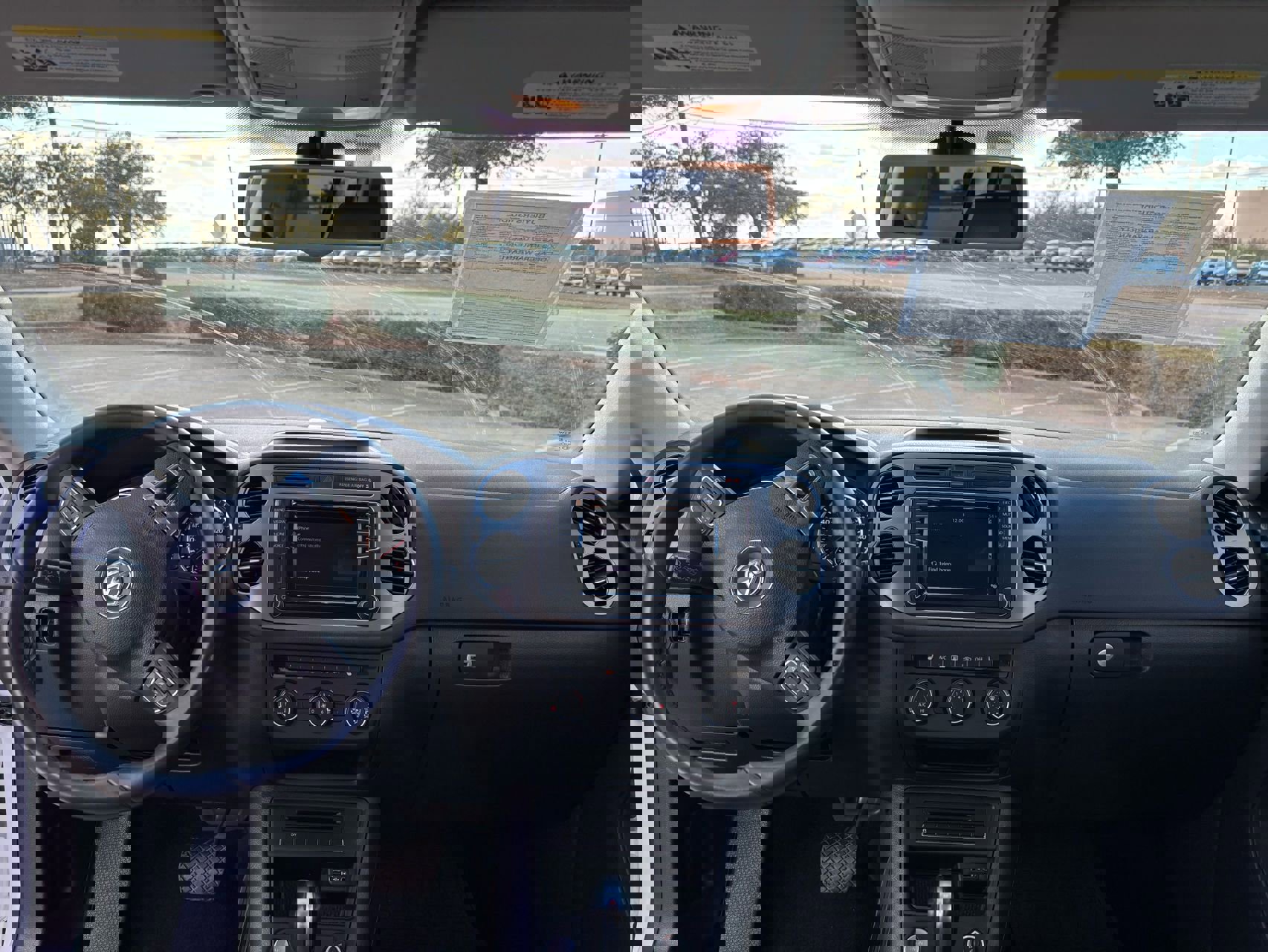 Used 2017 Volkswagen Tiguan S image 21