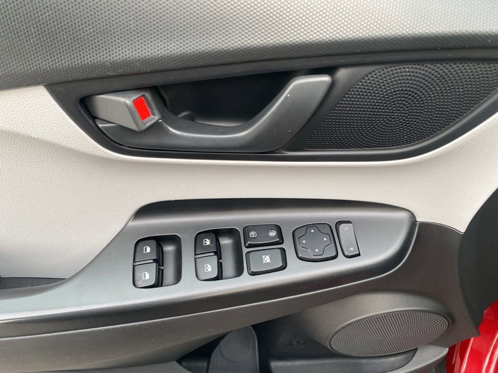 Used 2023 Hyundai Kona SEL image 11