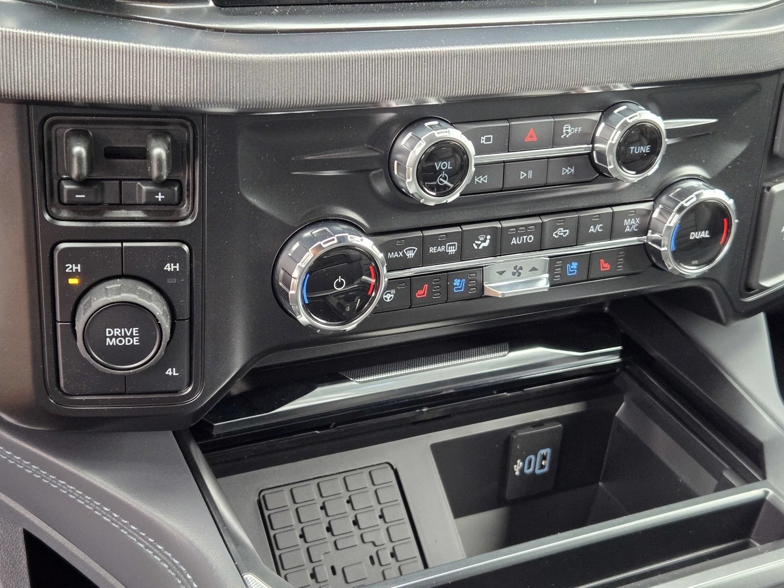 New 2026 Ford F350 Platinum AWD/4WD image 11