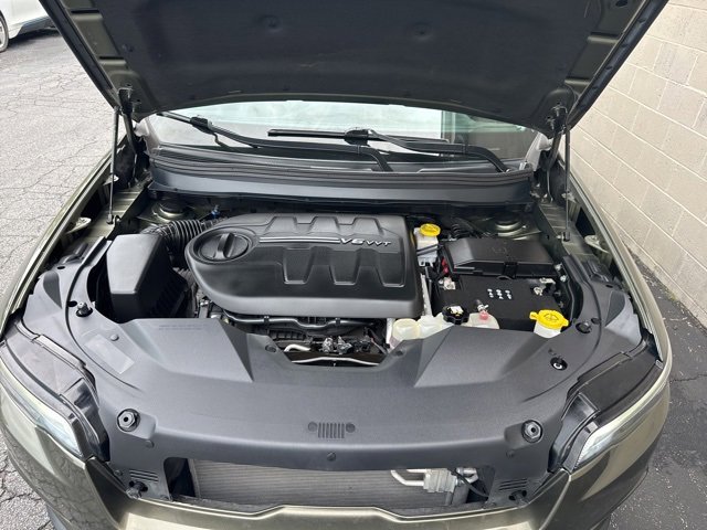 Used 2019 Jeep Cherokee Limited image 30