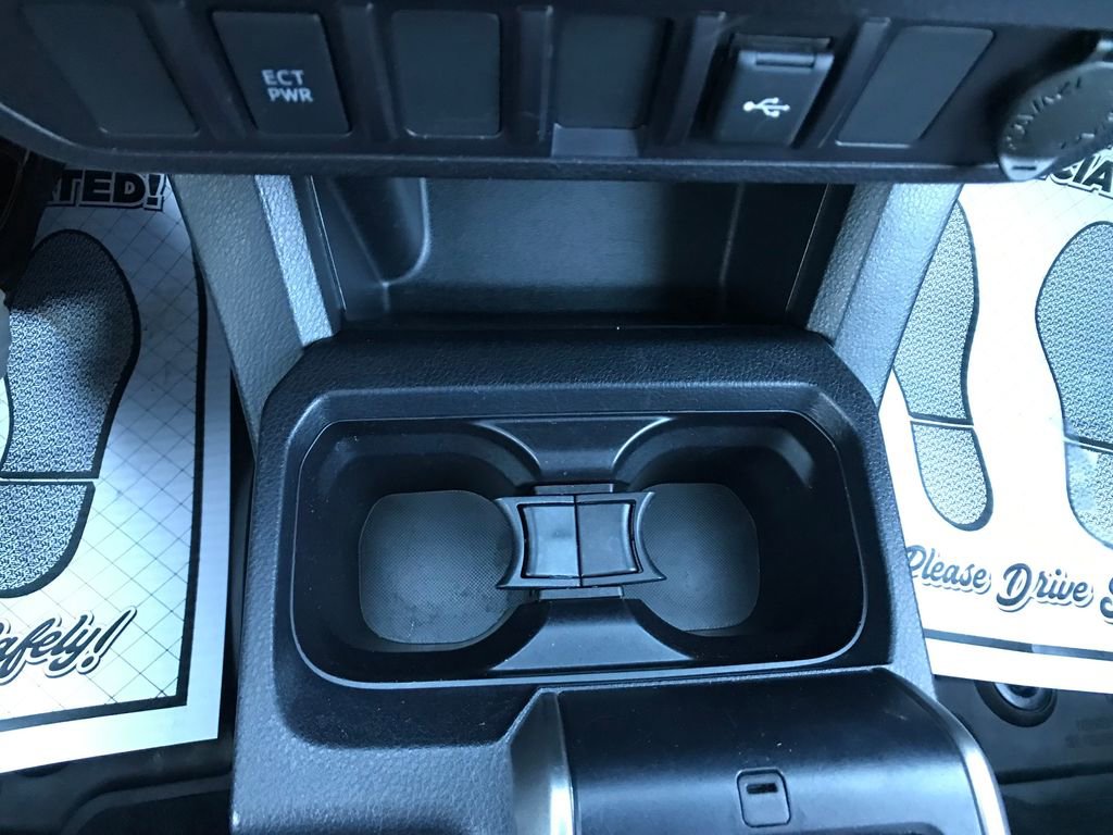 Used 2020 Toyota Tacoma SR5 image 23