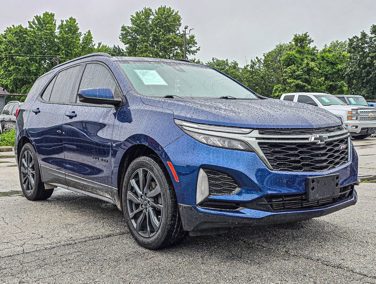 Used 2022 Chevrolet Equinox RS w/ LPO, Floor Liner Package FWD image 1