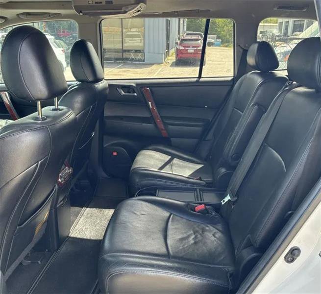 Used 2013 Toyota Highlander Limited FWD image 10
