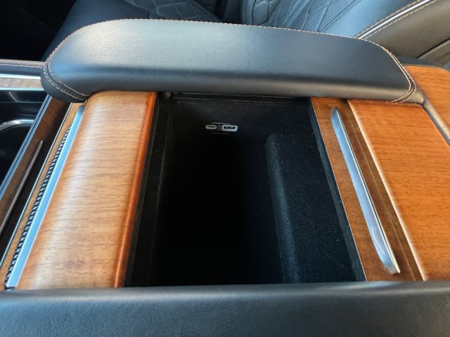 Used 2023 Jeep Grand Wagoneer Series III AWD/4WD image 18