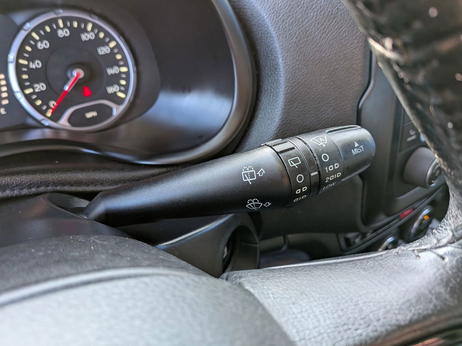 Used 2016 Jeep Renegade Latitude image 51