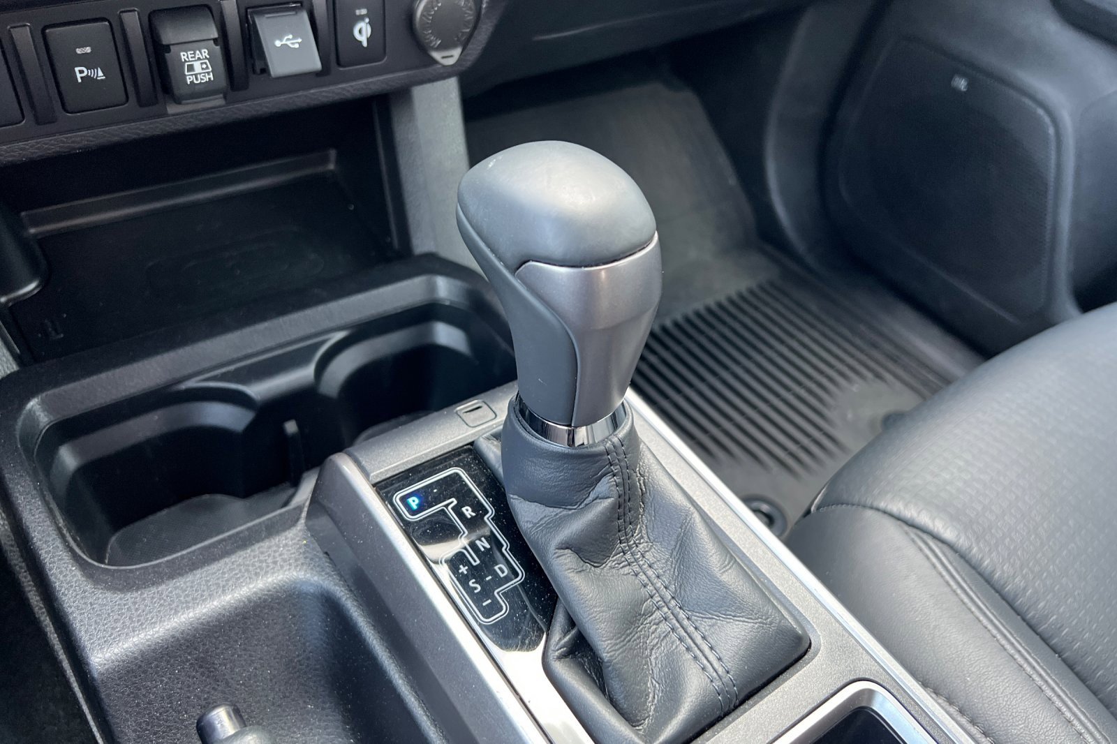 Used 2023 Toyota Tacoma Limited w/ Black Out Package (TMS) image 21