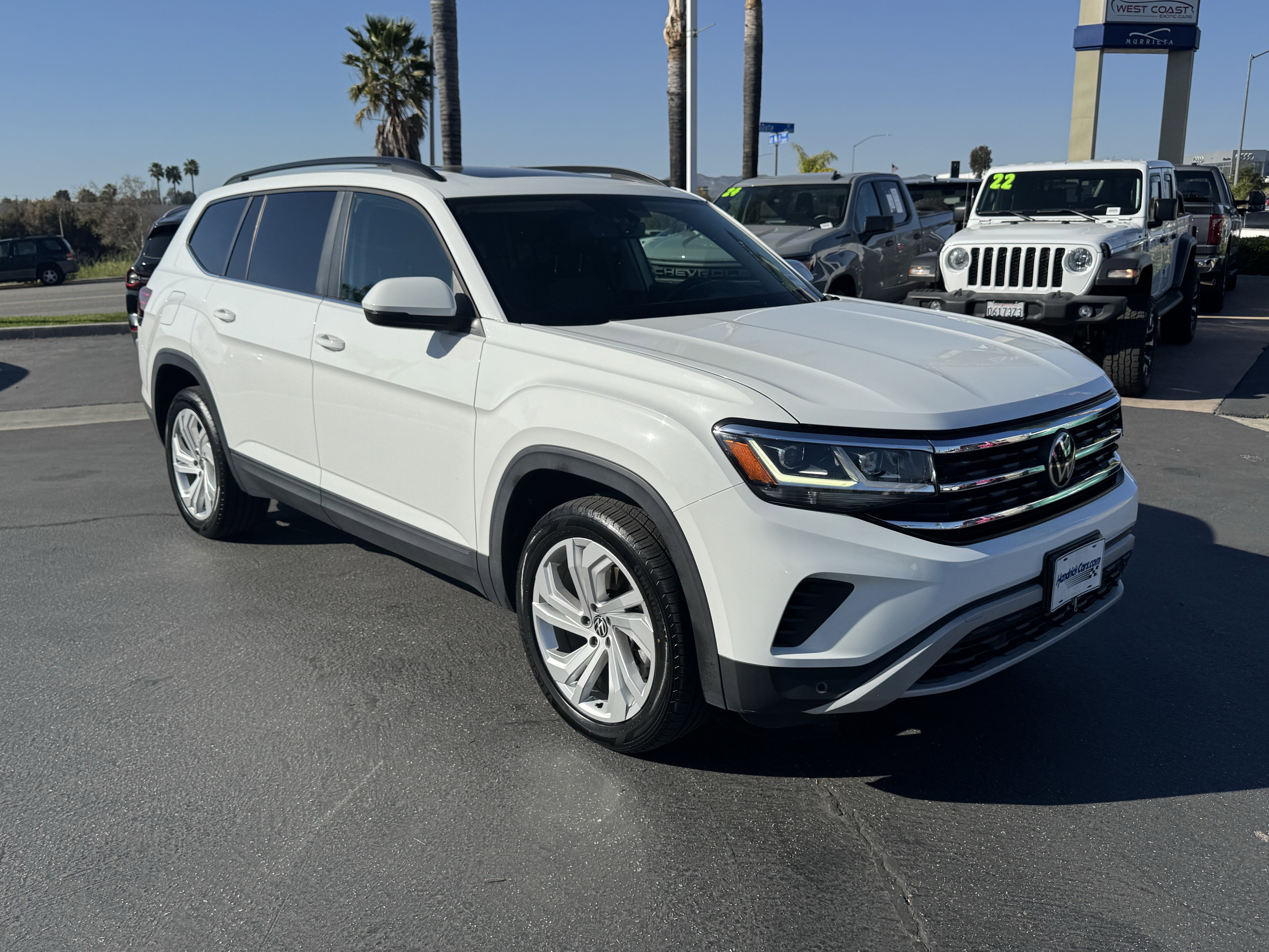 Used 2022 Volkswagen Atlas SE image 2