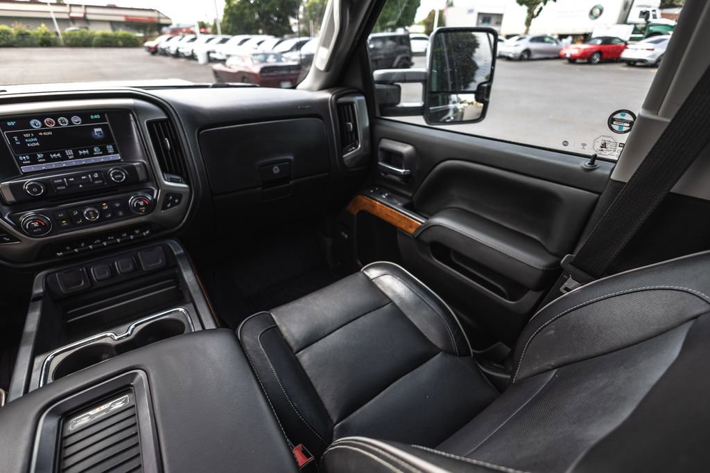 Used 2019 Chevrolet Silverado 3500 High Country AWD/4WD image 34