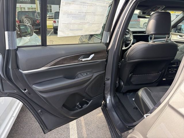 New 2026 Jeep Grand Cherokee Altitude image 13