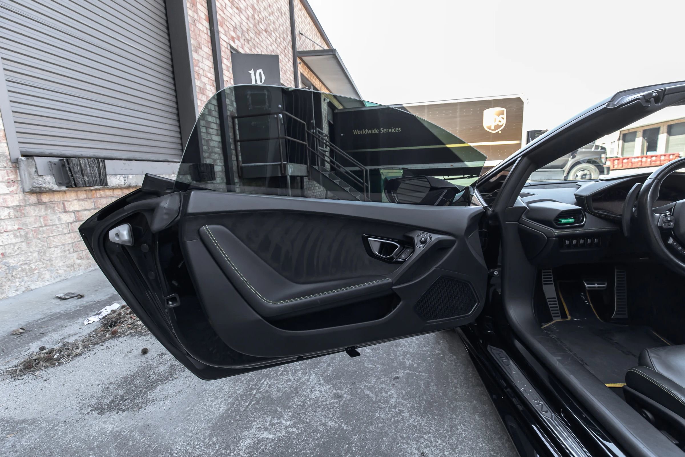 Used 2017 Lamborghini Huracan LP 610-4 image 30