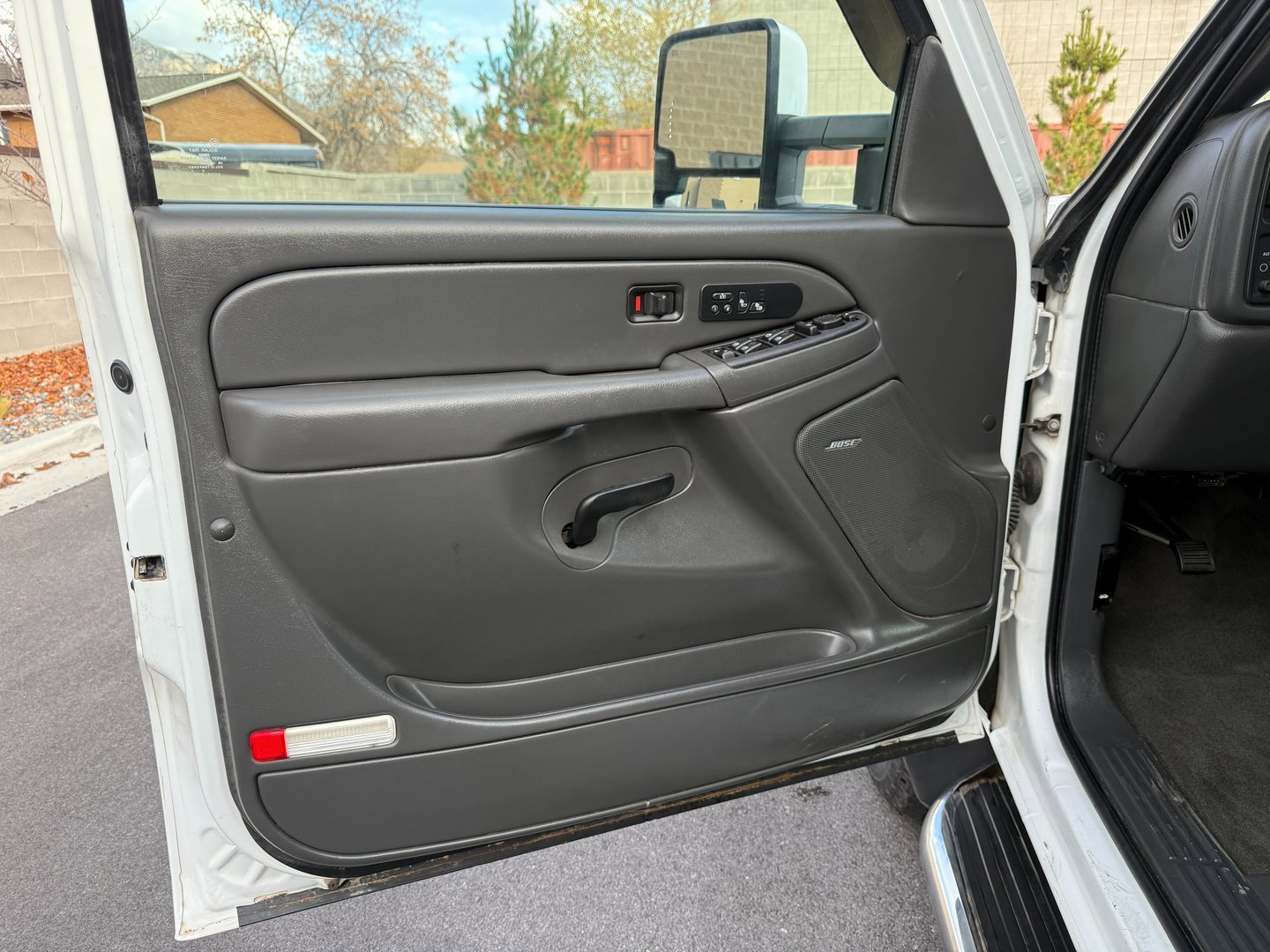 Used 2007 Chevrolet Silverado 2500 LT w/ Heavy-Duty Power Package image 10