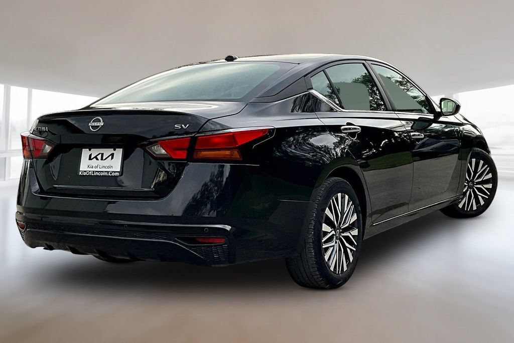 Used 2024 Nissan Altima 2.5 SV FWD image 6