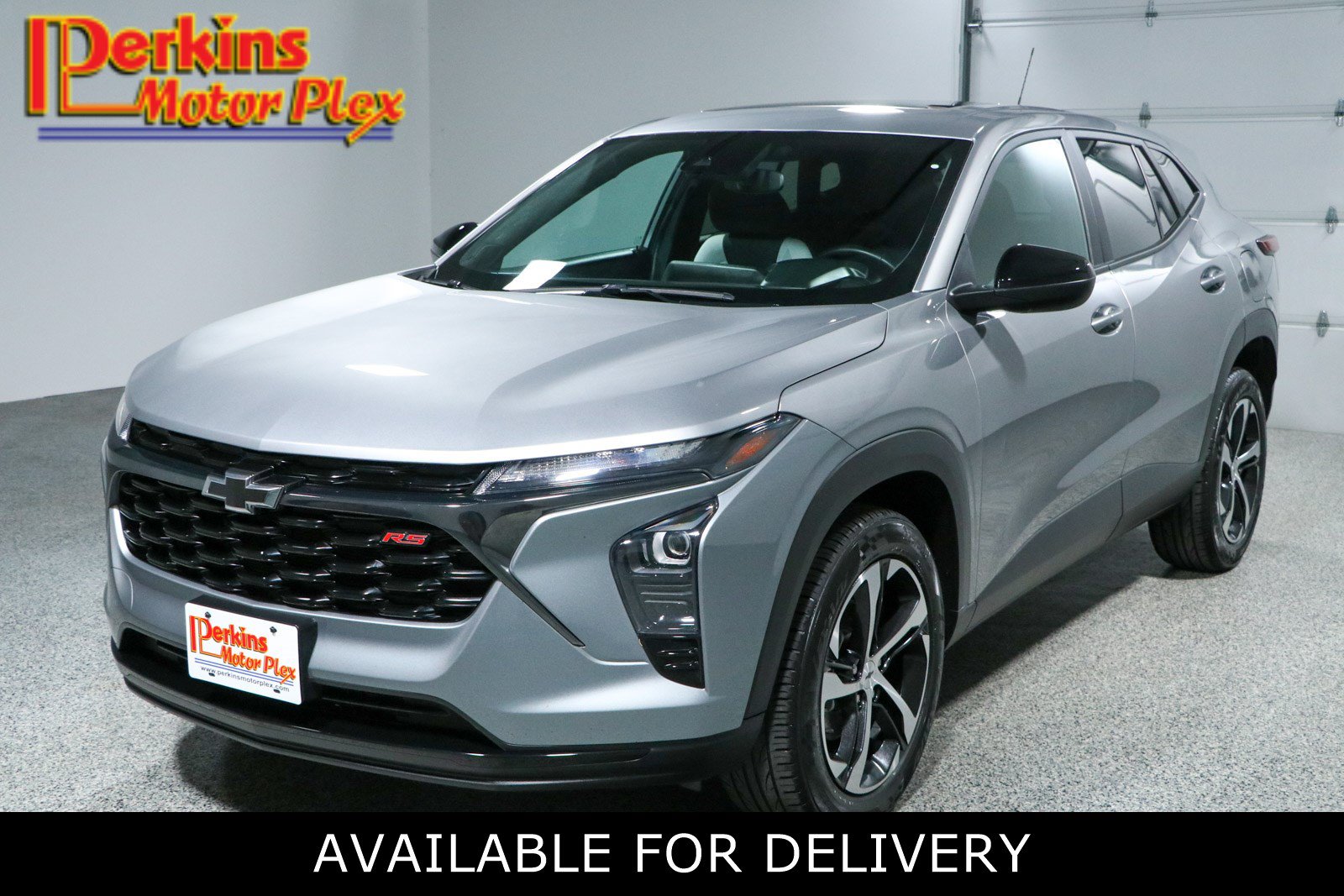 Used 2024 Chevrolet Trax RS w/ Sunroof Package FWD image 1