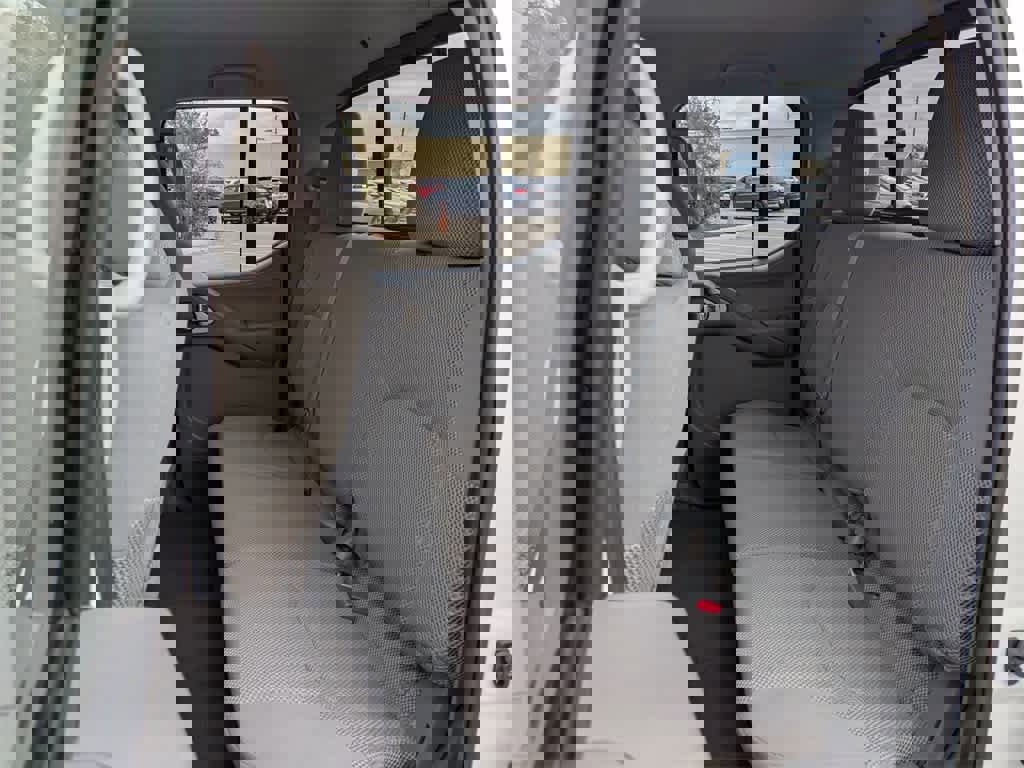 Used 2015 Nissan Frontier SV w/ SV Value Truck Package image 15