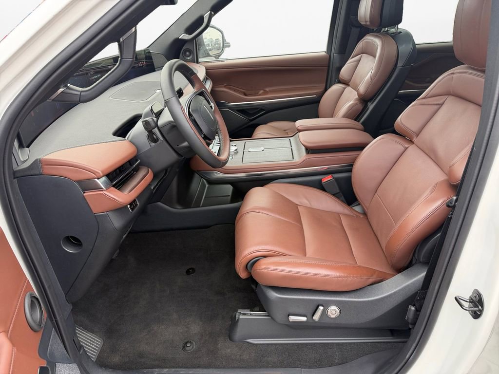 Used 2025 Lincoln Navigator L Reserve image 15