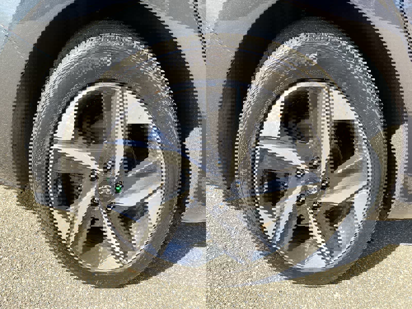 Used 2021 Hyundai Elantra Limited image 16