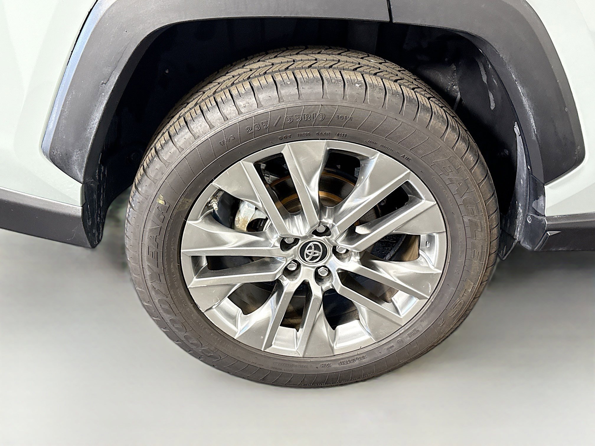 Used 2019 Toyota RAV4 XLE Premium image 33