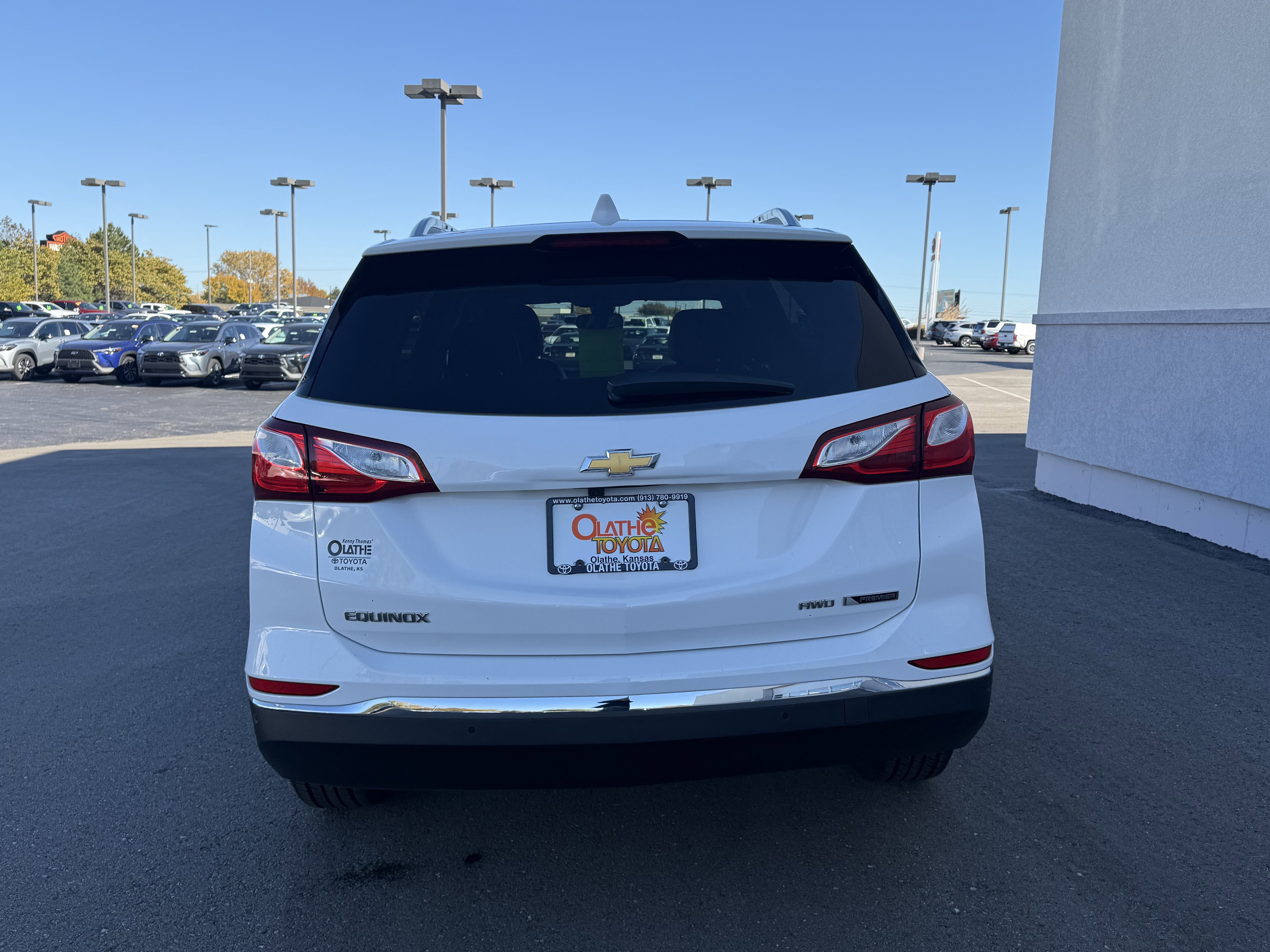 Used 2018 Chevrolet Equinox Premier image 4