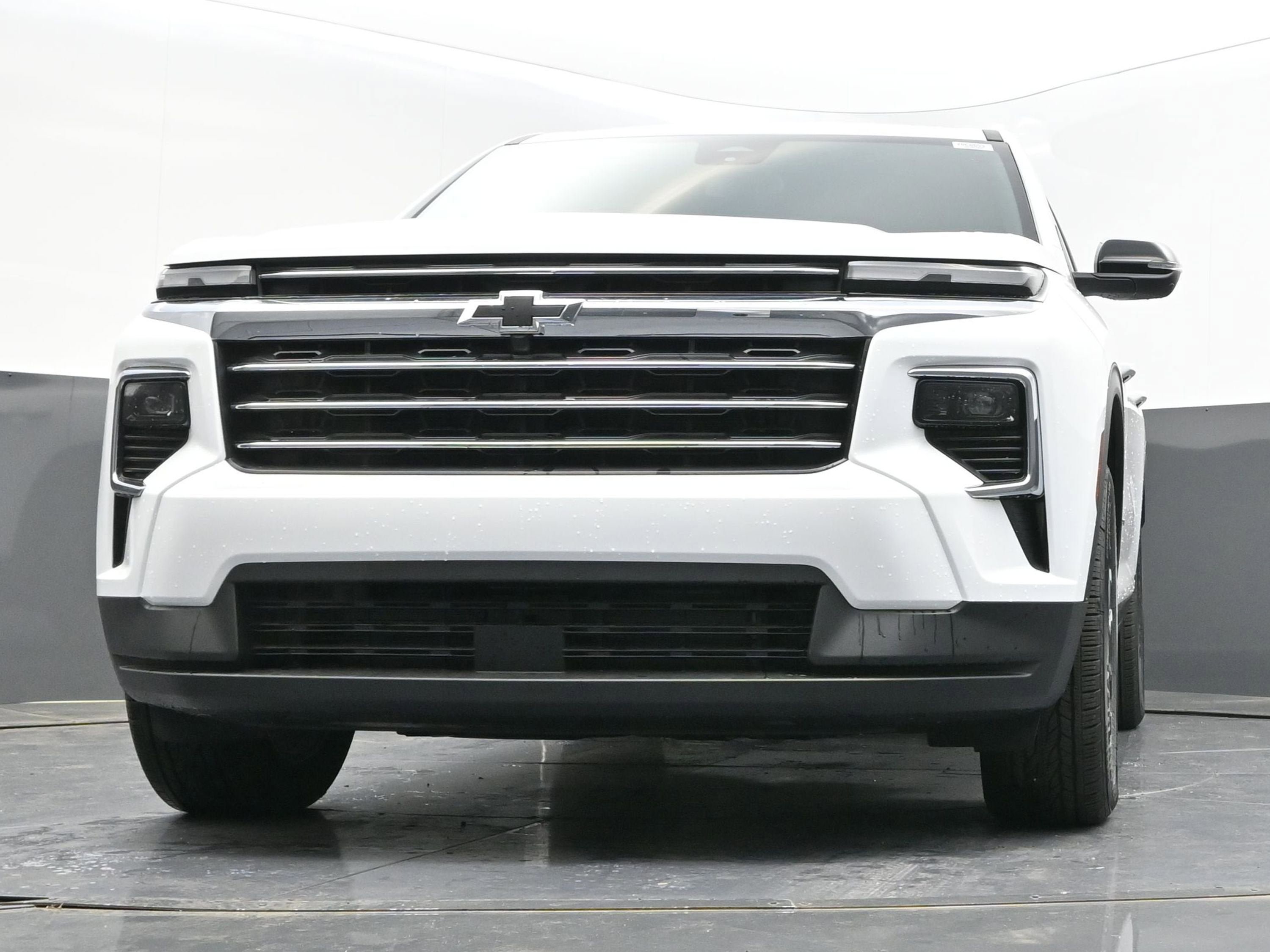 New 2026 Chevrolet Traverse LT w/ Sun and Wheel Package FWD image 35