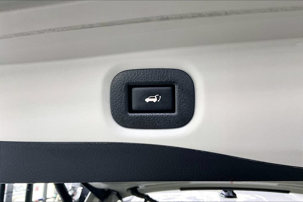 Used 2018 Nissan Rogue SL AWD/4WD image 25