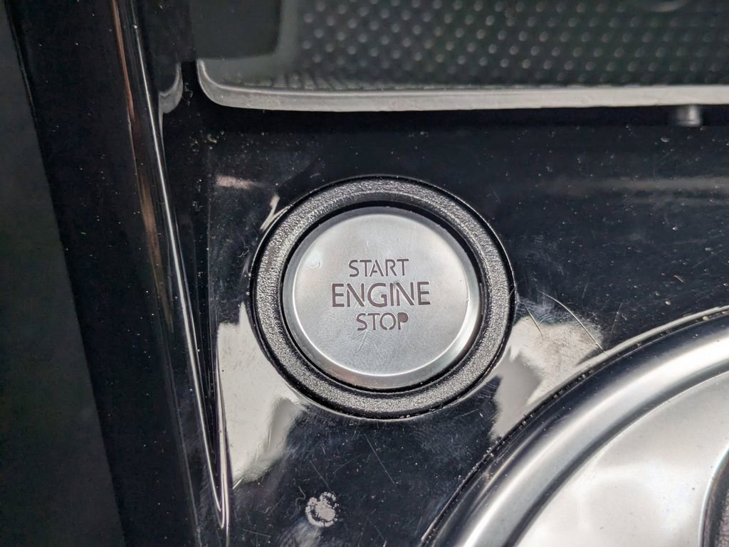 Used 2019 Volkswagen Beetle 2.0T Final Edition SEL image 31