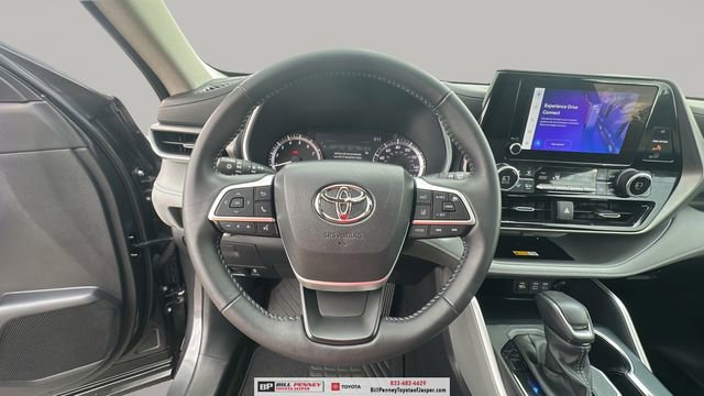 Used 2025 Toyota Highlander XLE image 17