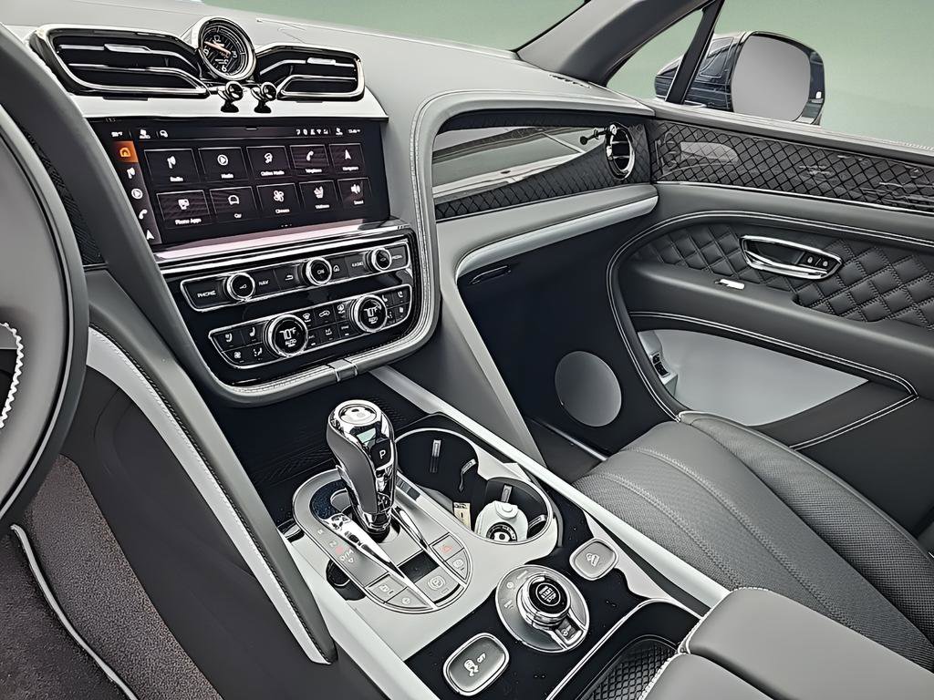 New 2025 Bentley Bentayga image 24