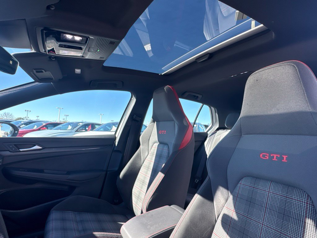 Used 2023 Volkswagen GTI SE FWD image 22